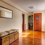 100m Duzy Apartament, Salon + 3 Sypialnie Przy Deptaku דירה
